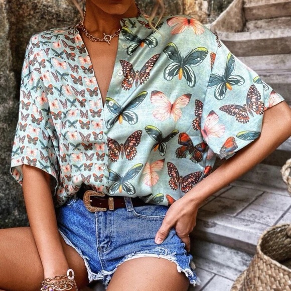 ✨🆕✨Boho Sage butterfly Print button up blouse - Picture 4 of 6